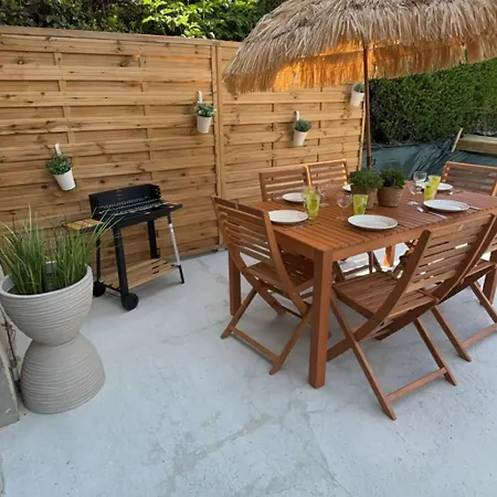 Le D'emmy - Rose Holiday home *
